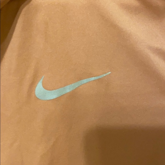 nike tee!!MAKE AN OFFER - Picture 3 of 5